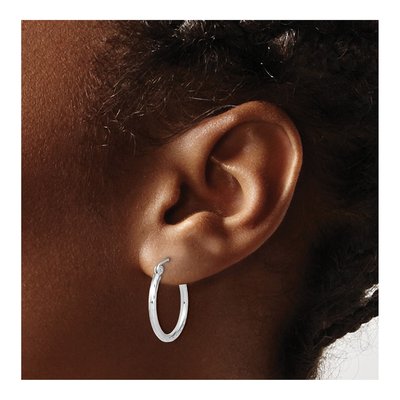 10K White Gold 20mm Diamond-Cut Hoop Earrings – view 4