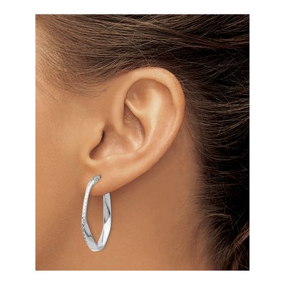 10K White Gold Diamond-Cut Oval Hoop Earrings – view 4