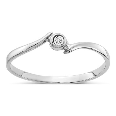 10K White Gold Diamond Ring