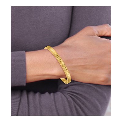 14K Yellow Gold Diamond-Cut Hinged Bangle Bracelet – view 5