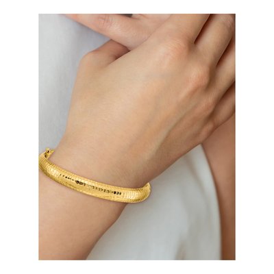 14K Yellow Gold Hammered Hinged Bangle Bracelet – view 5