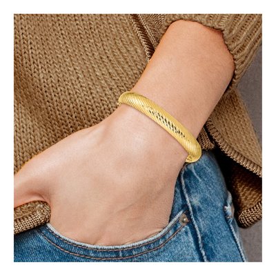14K Yellow Gold Hinged Oval Bangle Bracelet – view 5