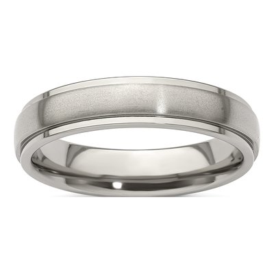 Men's Titanium 5mm Step Edge Comfort-Fit Band