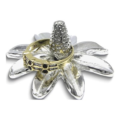 Pewter Daisy Ring Holder – view 2