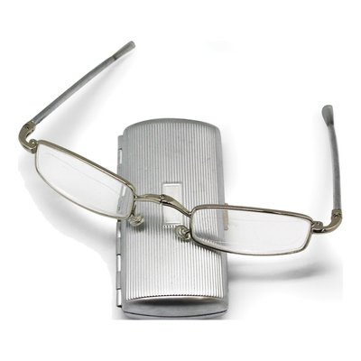 Folding 1.50 Reading Glasses with Metal Case