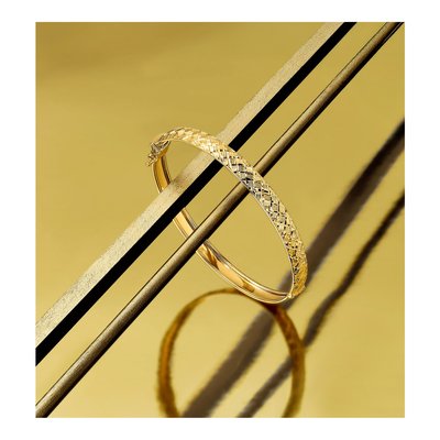 14K Yellow Gold Diamond-Cut Hinged Bangle Bracelet – view 6
