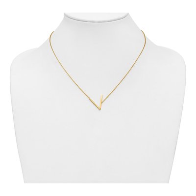 14K Yellow Gold 1/7 ct tw Diamond Initial V Necklace – view 4