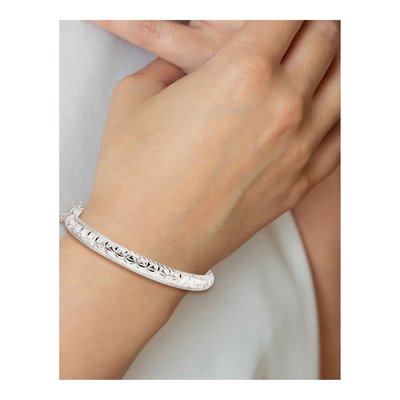Sterling Silver Diamond-Cut Hinged Bangle Bracelet – view 4