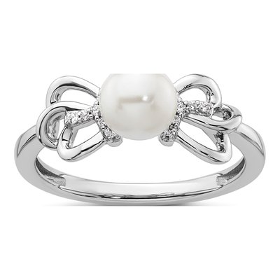 14K White Gold 1/20 ct tw Freshwater Cultured Pearl & Diamond Fashion Ring