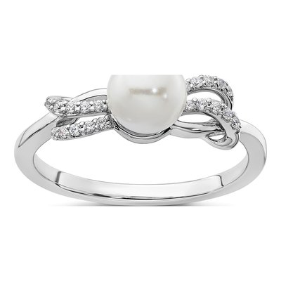 14K White Gold 1/10 ct tw Freshwater Cultured Pearl & Diamond Ring