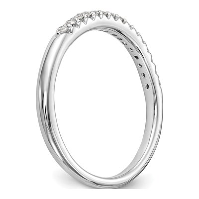 10K White Gold 1/6 ct tw Diamond Wedding Band – view 7