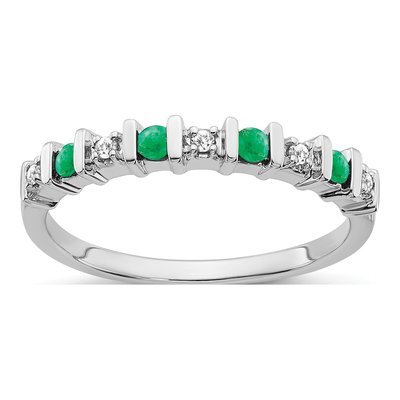 14K White Gold 1/20 ct tw Emerald & Diamond Tapered Ring