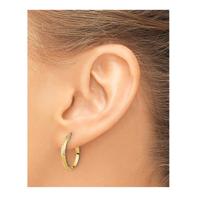 14K Yellow Gold 20mm Diamond-Cut Knife-Edge Hoop Earrings – view 3