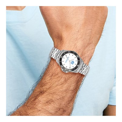 UNC Tar Heels Men's Quartz Watch – view 3