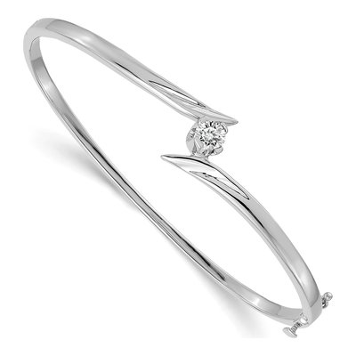 14K White Gold 1/4 ct tw Diamond Oval Bangle Bracelet