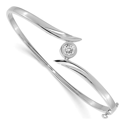 14K White Gold 1/2 ct tw Diamond Oval Bangle Bracelet