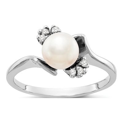 14K White Gold 1/15 ct tw Freshwater Cultured Pearl & Diamond Ring